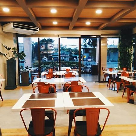 호텔 로시타 루세나 외부 사진