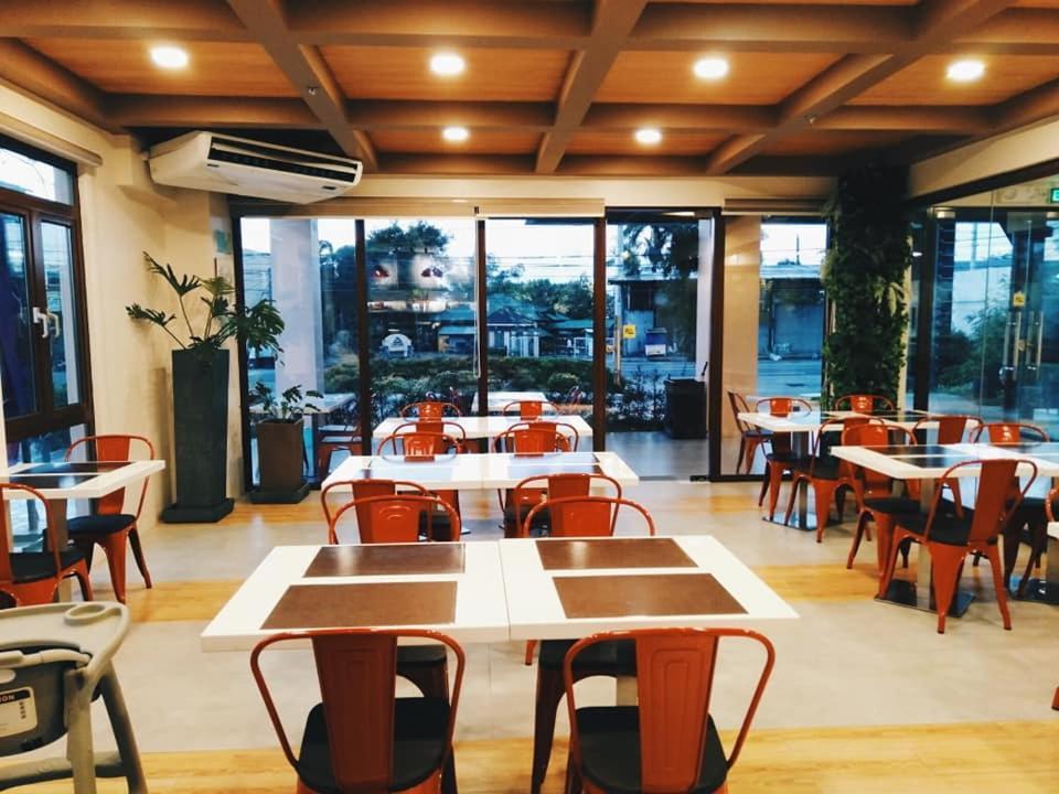 호텔 로시타 루세나 외부 사진